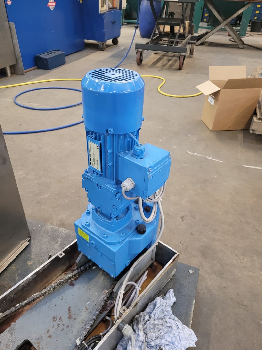 CMA Quimpe Container Mixer with Sieve Granulator - Miscelatore a bicchiere - image 19