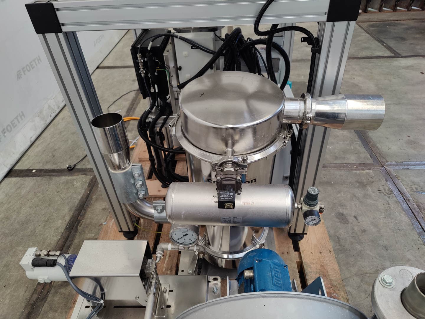 Coperion K2-MV-T35 (with high shear mixer) - Дозирующий винт - image 11