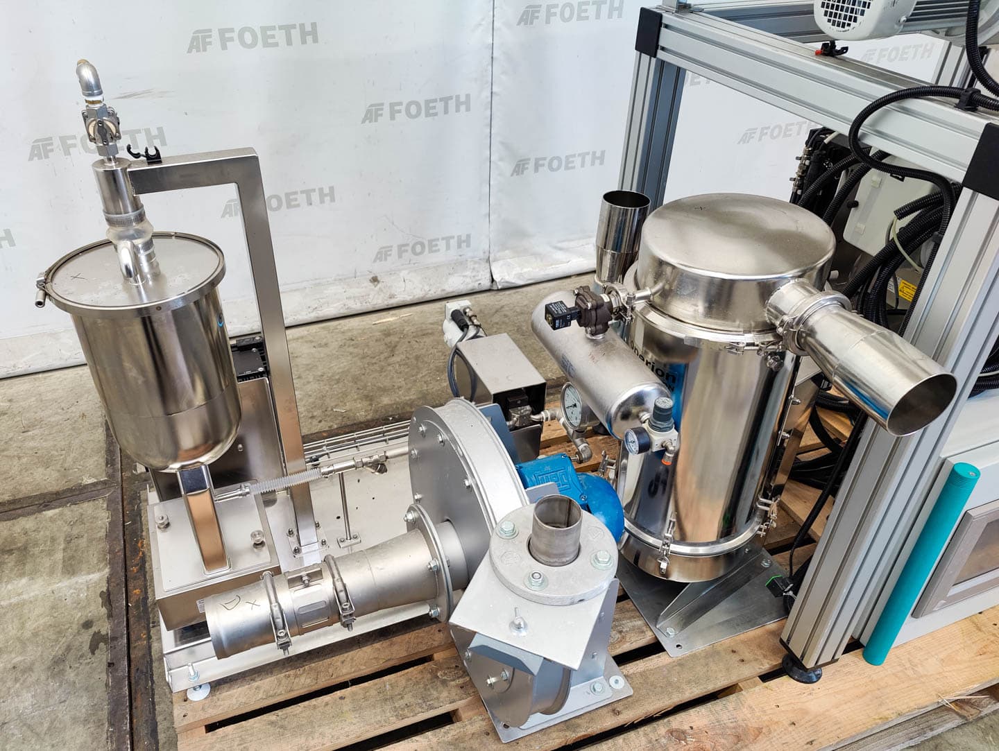 Coperion K2-MV-T35 (with high shear mixer) - Дозирующий винт - image 9