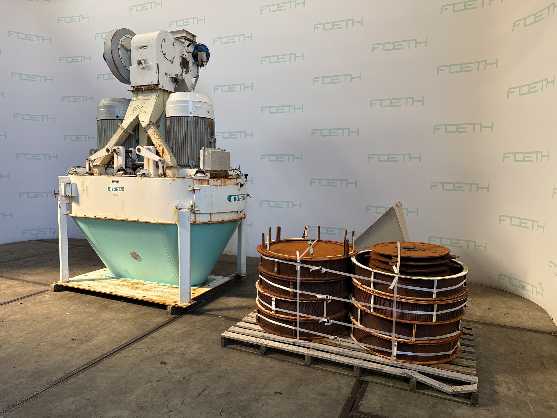 Bühler DFZH-2 with feeder type DFAT-2 - Молотковая мельница - image 2