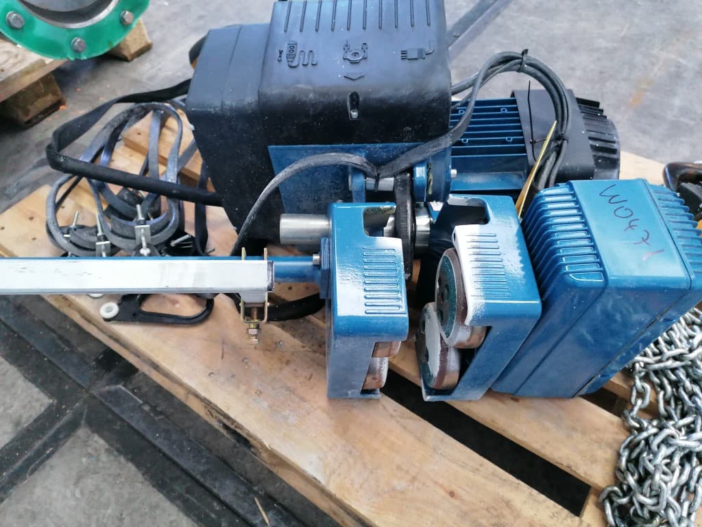 TMT Pentas hopper with screw conveyor - Растариватель мешков - image 12